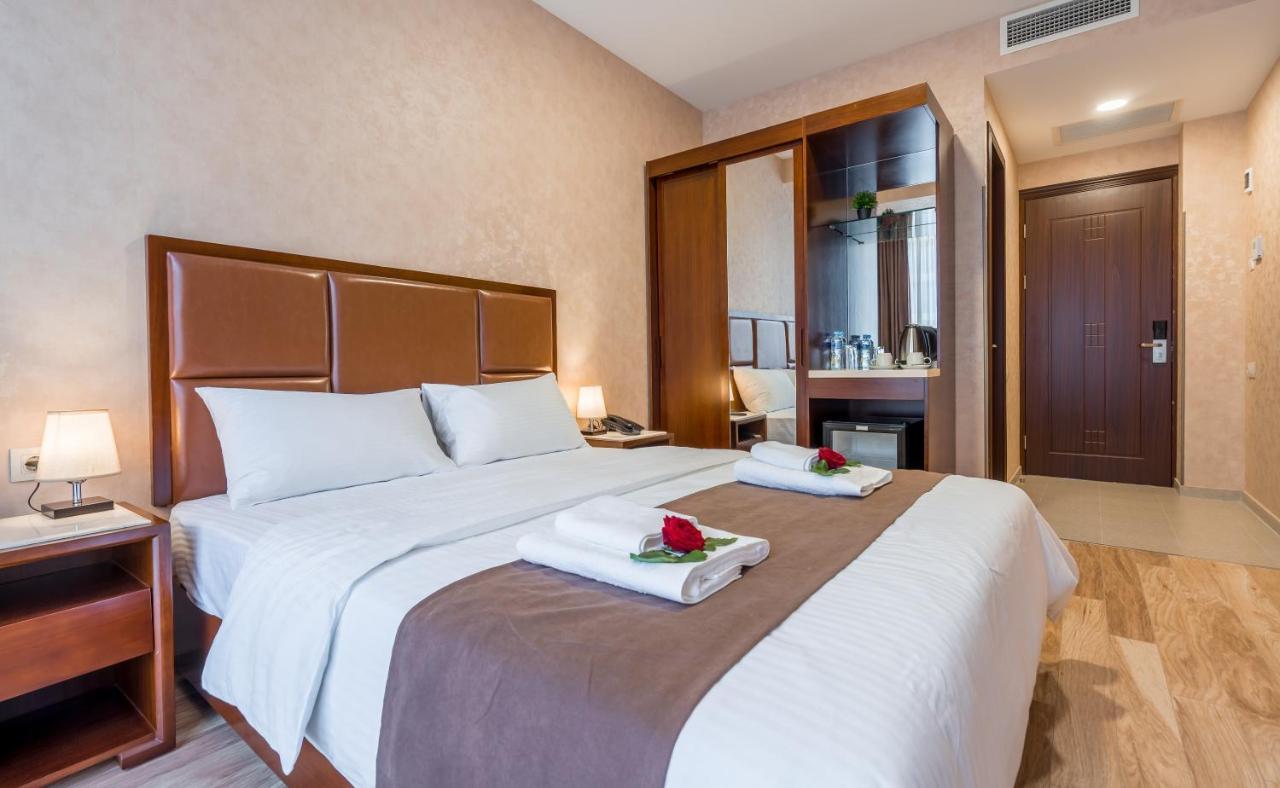 Aura Hotel Tbilissi Extérieur photo