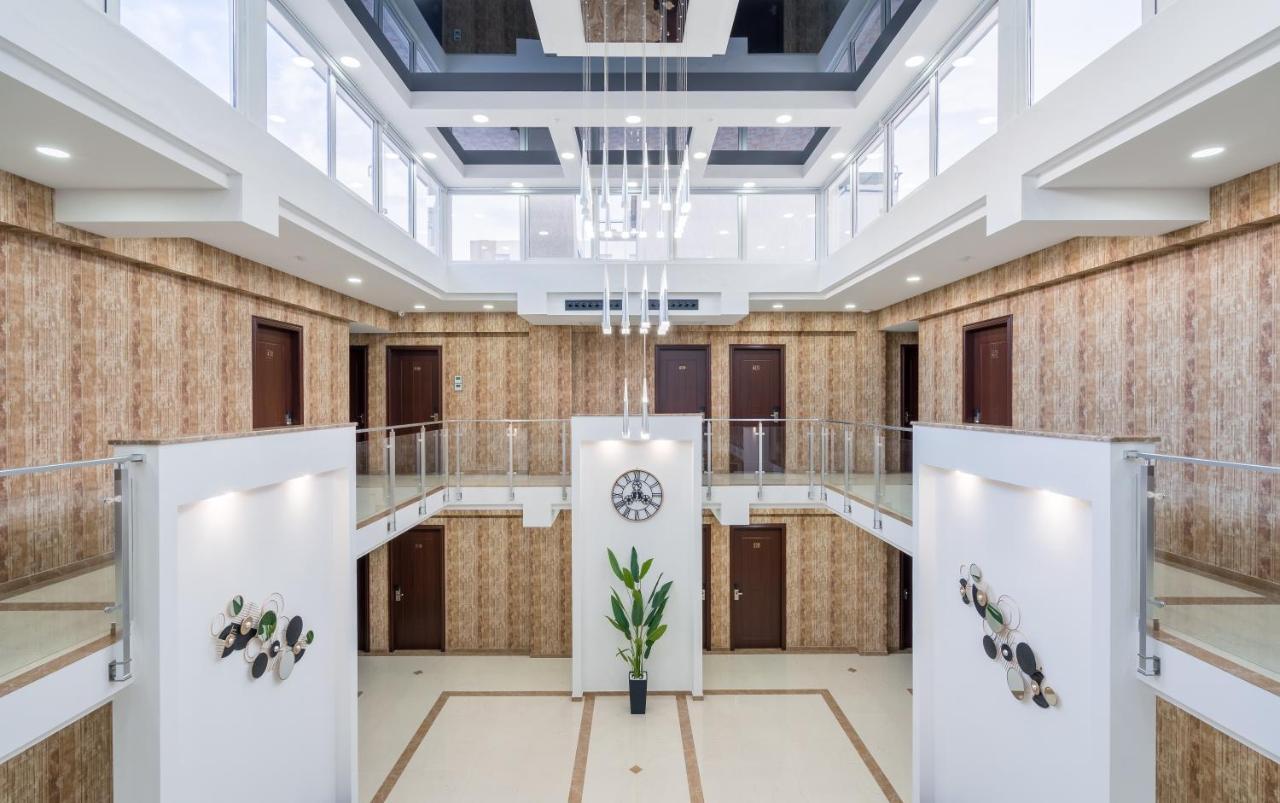 Aura Hotel Tbilissi Extérieur photo