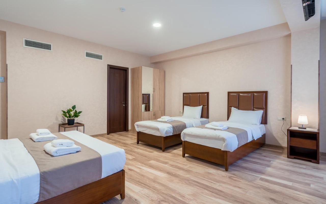 Aura Hotel Tbilissi Extérieur photo