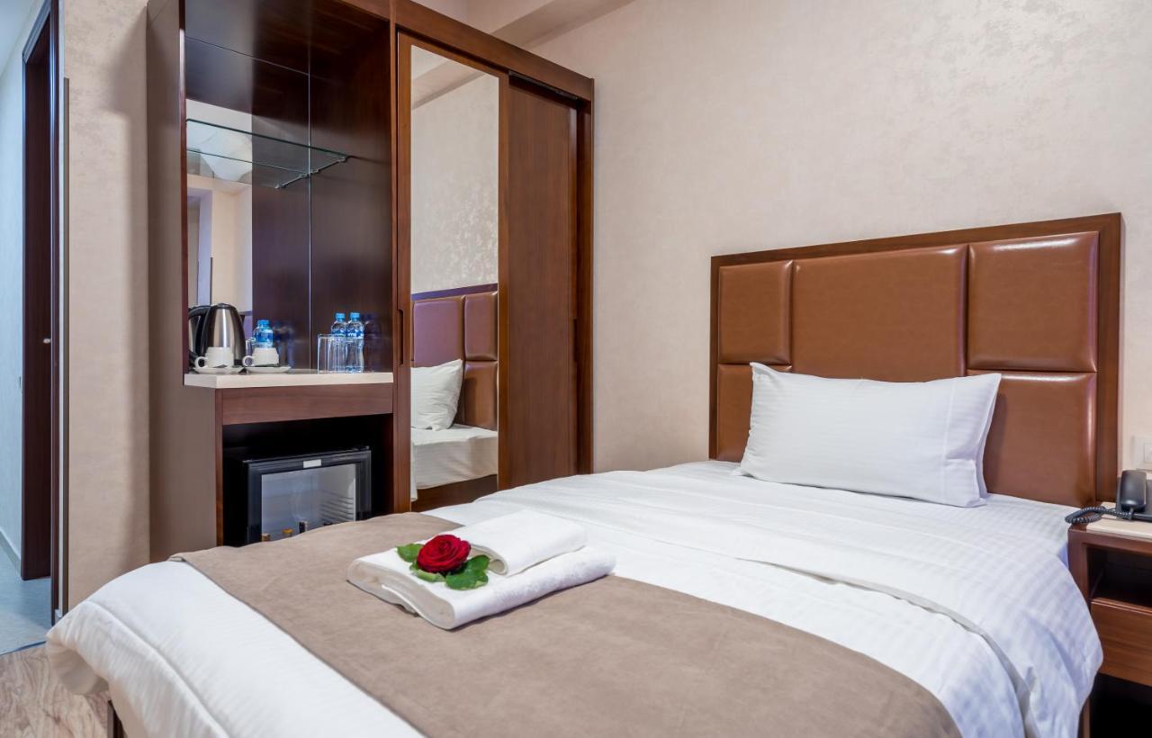 Aura Hotel Tbilissi Extérieur photo