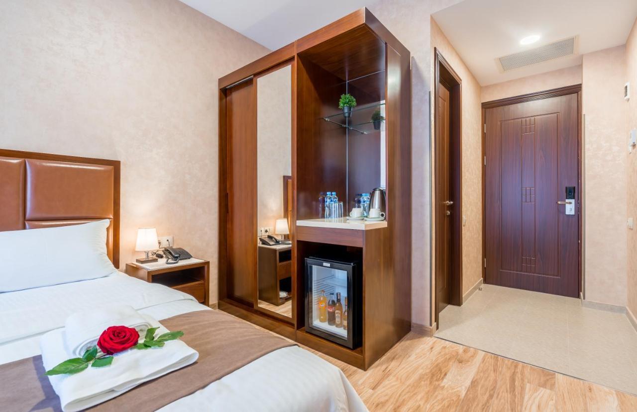 Aura Hotel Tbilissi Extérieur photo