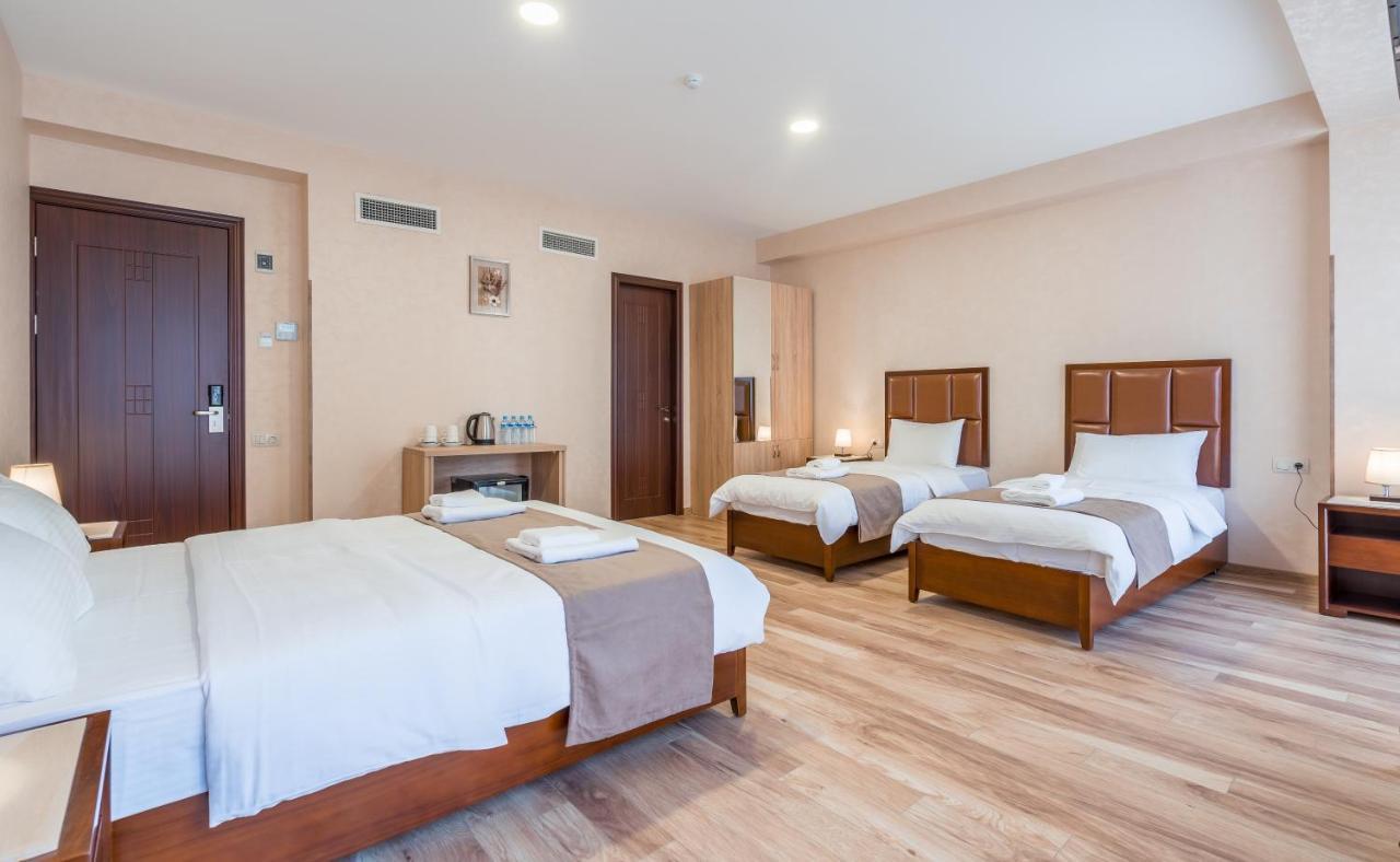Aura Hotel Tbilissi Extérieur photo