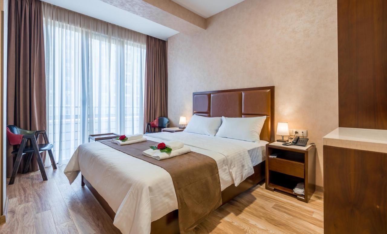 Aura Hotel Tbilissi Extérieur photo