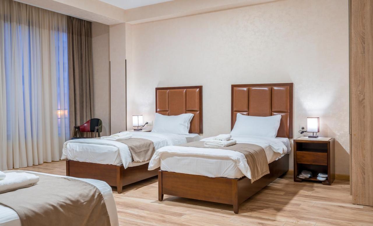Aura Hotel Tbilissi Extérieur photo